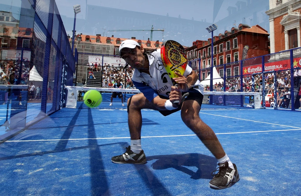 Padel nie jest zbyt trudną grą Padel nie jest zbyt trudną grą