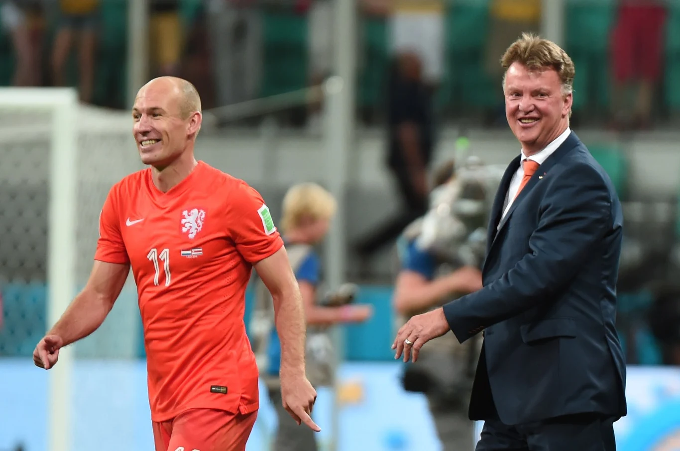 Arjen Robben i Louis van Gaal podczas mundialu w Brazylii Arjen Robben i Louis van Gaal podczas mundialu w Brazylii