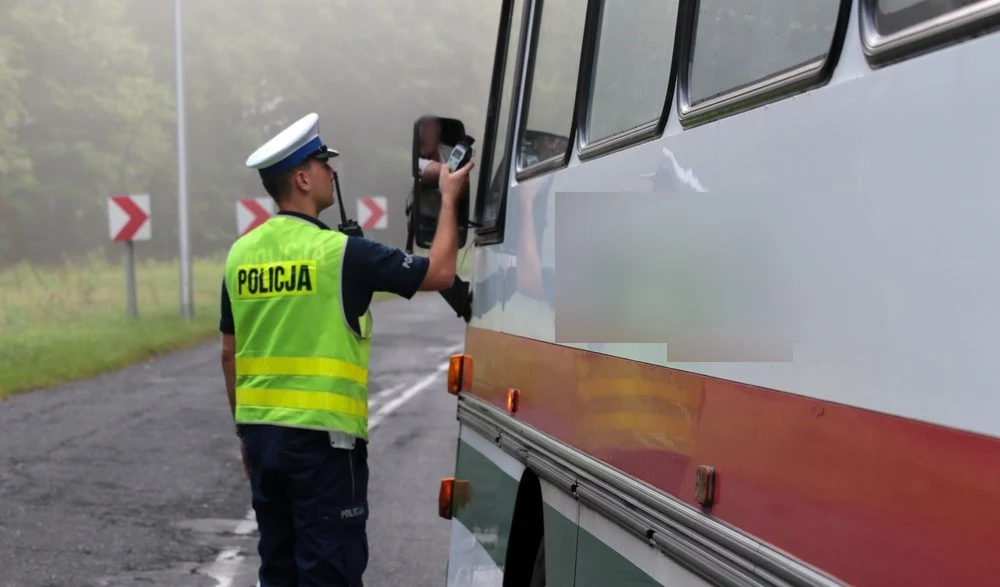 Pijani bywają nawet kierowcy autobusów...