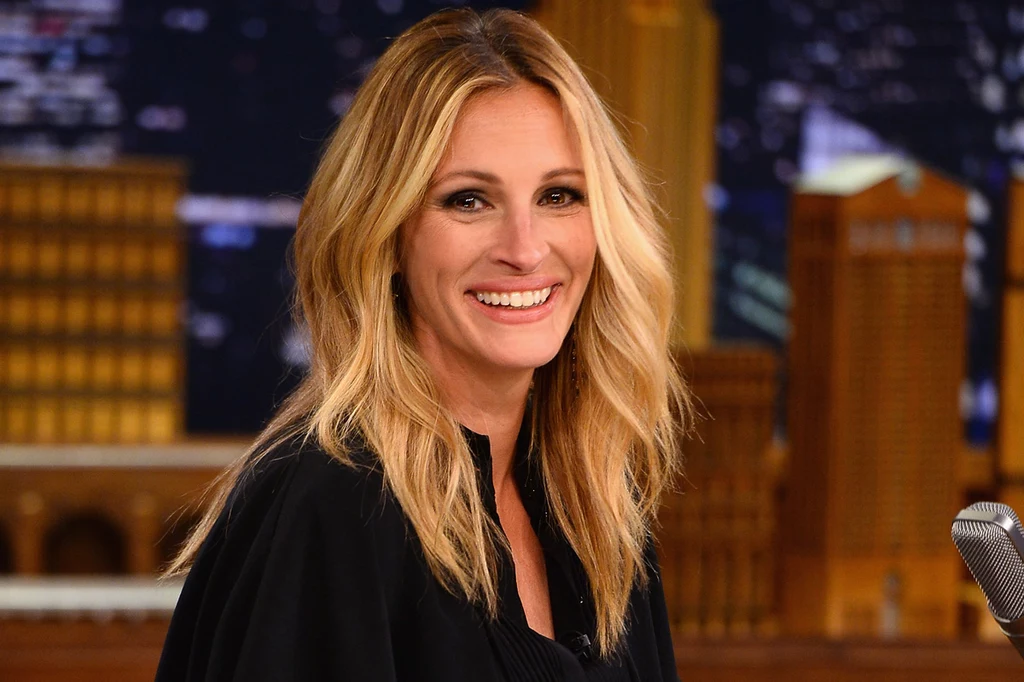 Julia Roberts przez lata mierzyła się z kompleksami. W szkole, ze względu na wydatne usta przezywali ją "żabą". Dziś kochają się w niej całe pokolenia mężczyzn