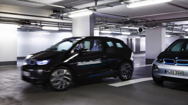 Prototyp BMW i3 z systemem autonomicznego parkowania