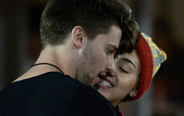 Miley Cyrus i Patrick Schwarzenegger wzięli ślub na żarty!