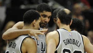 Tim Duncan i jego koledzy z zespołu