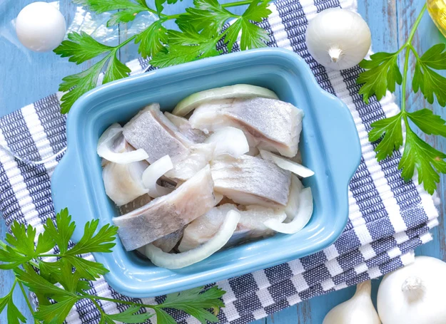 Jak długo trzeba moczyć śledzie? Jak długo trzeba moczyć śledzie?