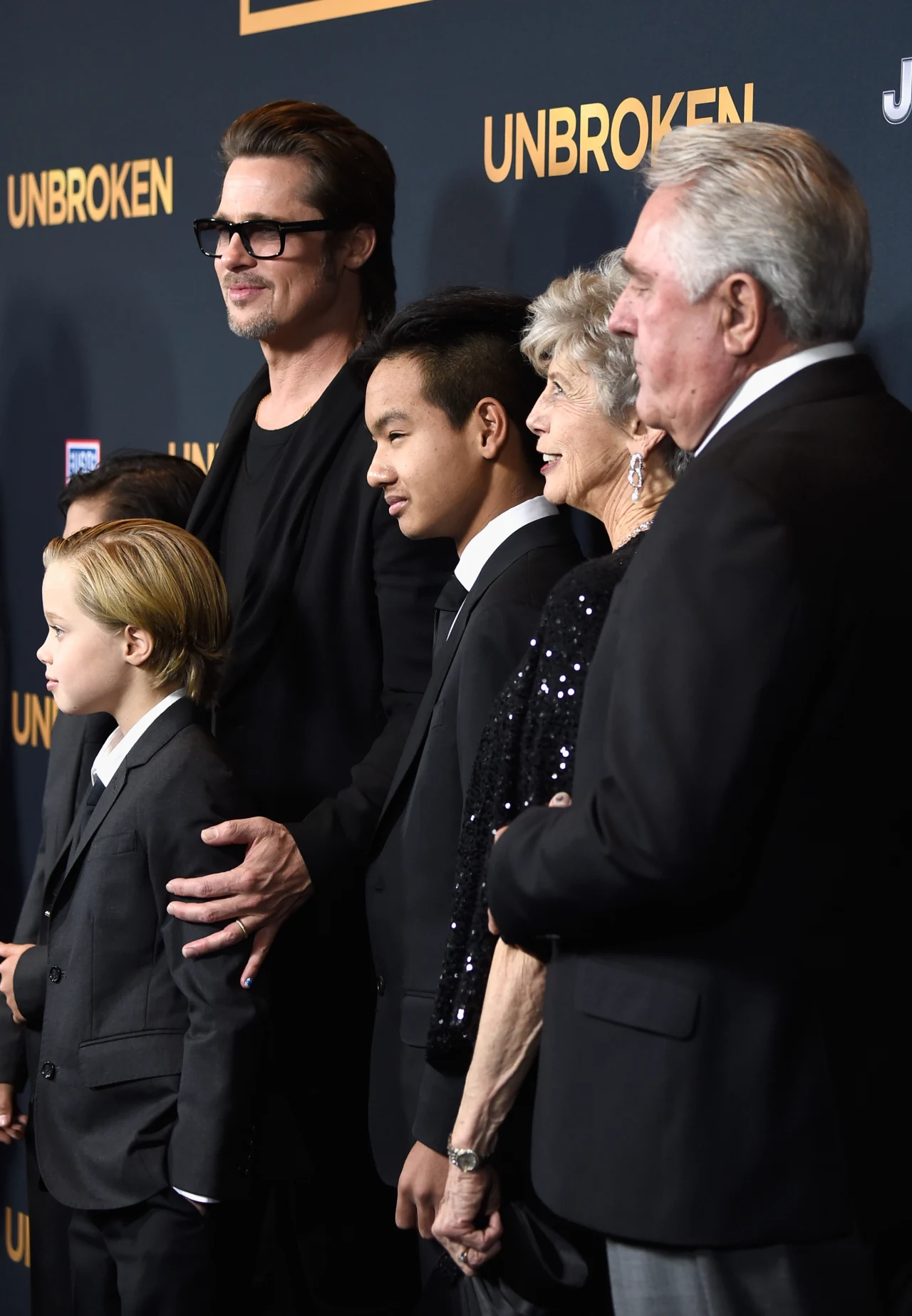 Brad Pitt z dziećmi na premierze Brad Pitt z dziećmi na premierze