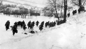 Wojna w warunkach zimowych była najtrudniejszą próbą nie tylko dla żołnierzy, ale także dla sztabów i logistycznego zaplecza, bez którego działania nie byłyby możliwe.