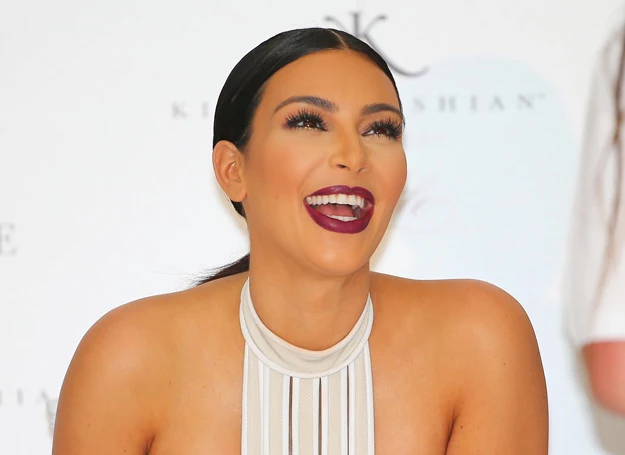 Kim Kardashian twierdzi, że jej tusza to kara boska