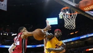 LeBron James w meczu z Miami Heat