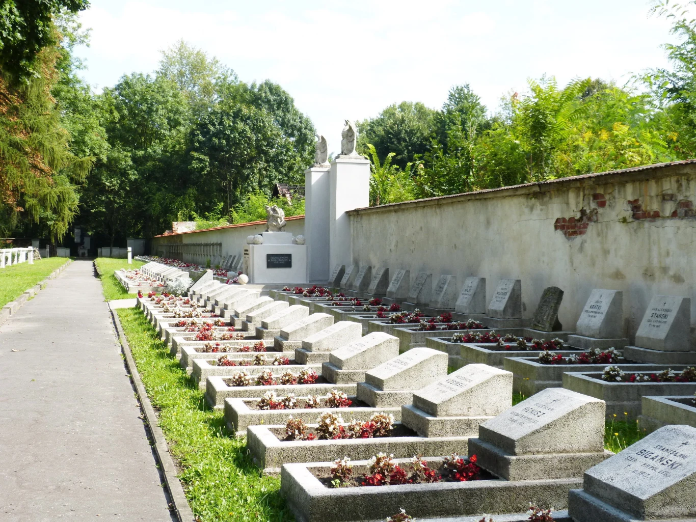Kraków Cmentarz Rakowicki - pomnik i mogiły legionistów oraz grób gen. Bolesława Wieniawy-Długoszowskiego