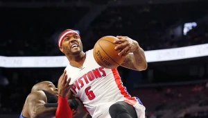 Przy piłce Josh Smith