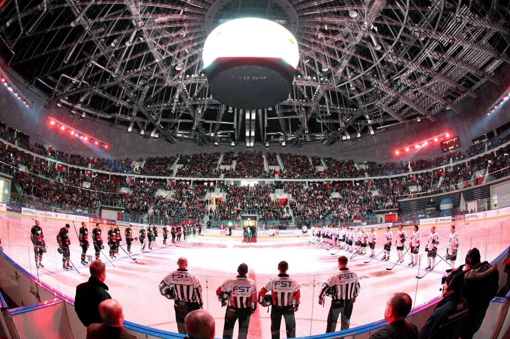 Finał Pucharu Polski miał oprawę godną NHL Finał Pucharu Polski miał oprawę godną NHL
