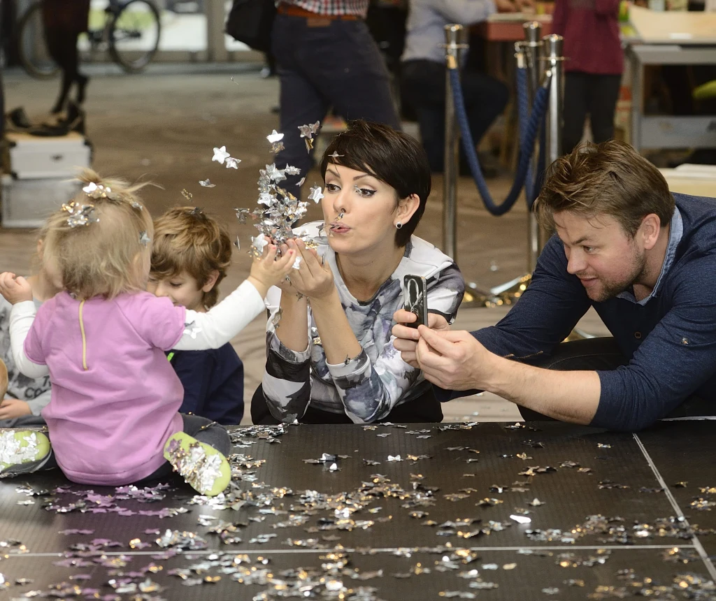 Mała Hania jest oczkiem w głowie swojej mamy Mała Hania jest oczkiem w głowie swojej mamy