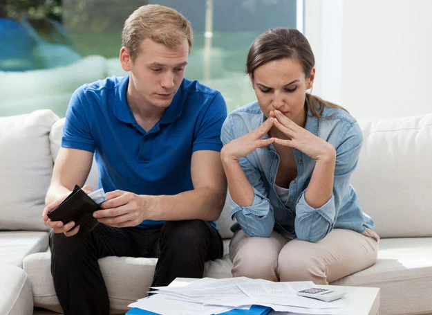 Zawarcie małżeństwa nie jest niezbędnym warunkiem otrzymania kredytu 2 procent. Mimo to wiele par decyduje się szybciej sformalizować związek Zawarcie małżeństwa nie jest niezbędnym warunkiem otrzymania kredytu 2 procent. Mimo to wiele par decyduje się szybciej sformalizować związek