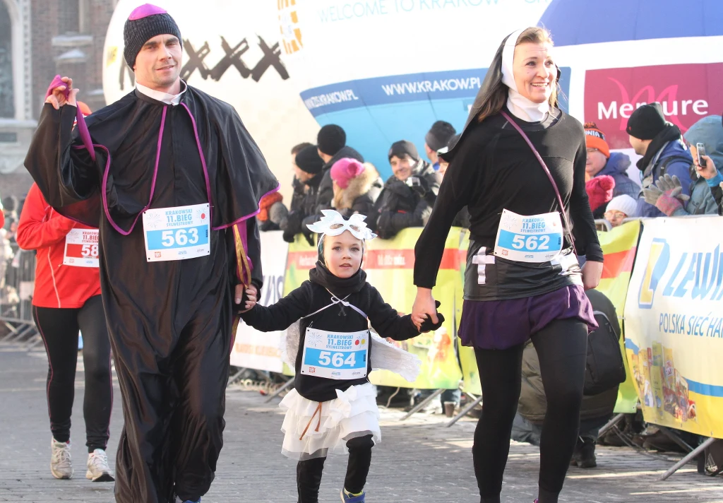 Uczestnicy biegu wykazali się sporą kreatywnością przy tworzeniu przebrań Uczestnicy biegu wykazali się sporą kreatywnością przy tworzeniu przebrań