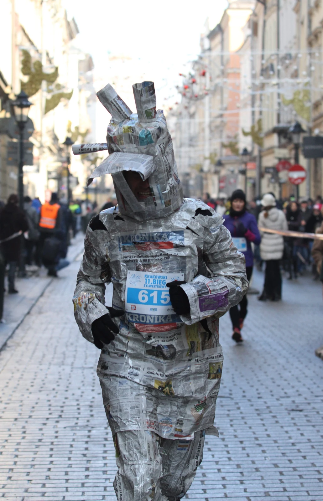 Uczestnicy biegu wykazali się sporą kreatywnością przy tworzeniu przebrań Uczestnicy biegu wykazali się sporą kreatywnością przy tworzeniu przebrań