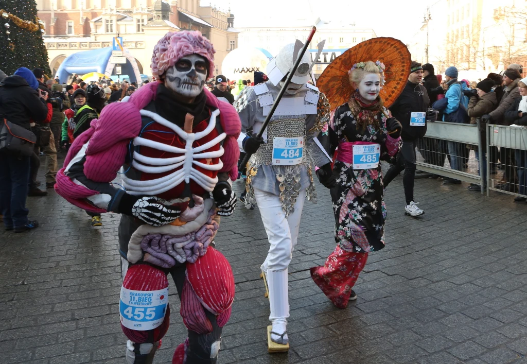 Uczestnicy biegu wykazali się sporą kreatywnością przy tworzeniu przebrań Uczestnicy biegu wykazali się sporą kreatywnością przy tworzeniu przebrań