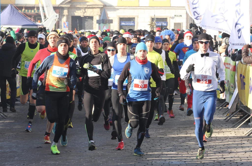 Uczestnicy biegu wykazali się sporą kreatywnością przy tworzeniu przebrań Uczestnicy biegu wykazali się sporą kreatywnością przy tworzeniu przebrań