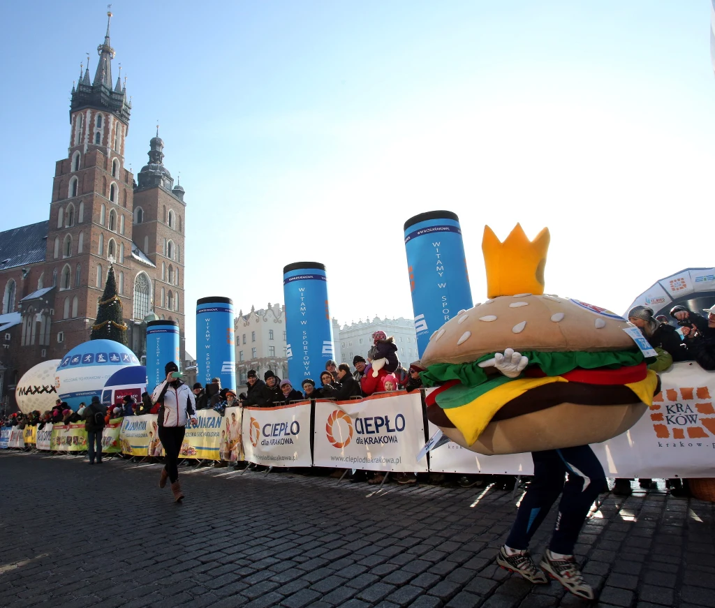 Uczestnicy biegu wykazali się sporą kreatywnością przy tworzeniu przebrań Uczestnicy biegu wykazali się sporą kreatywnością przy tworzeniu przebrań