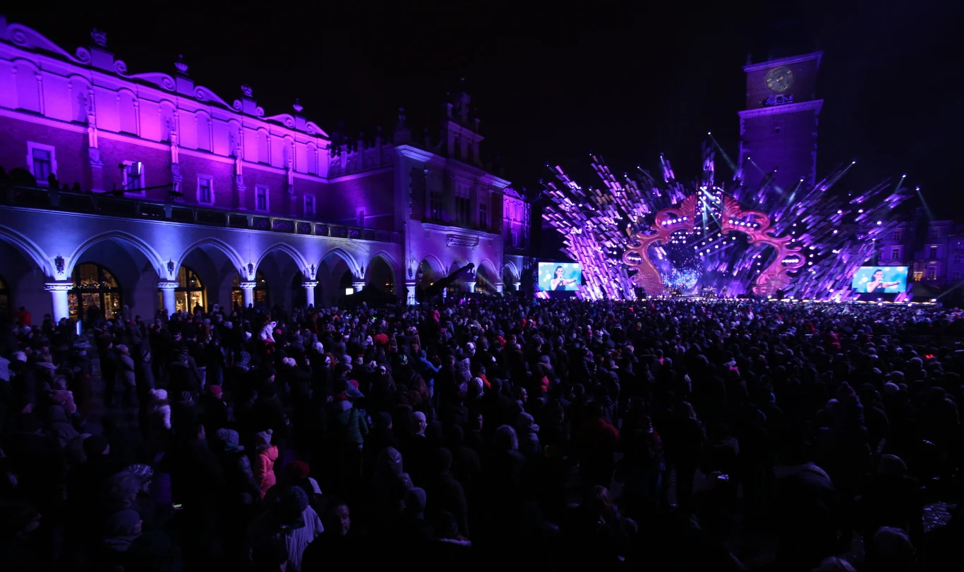 Koncert i zabawa "Kraków - miasto królów" zorganizowane przez telewizję TVN, w noc sylwestrową na Rynku Głównym w Krakowie
