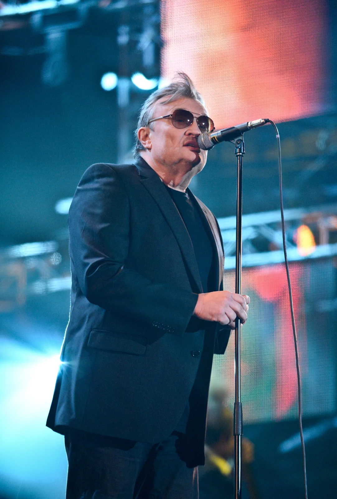 Występ Krzysztofa Cugowskiego z zespołem Budka Suflera podczas nocy sylwestrowej na błoniach Stadionu Narodowego w Warszawie