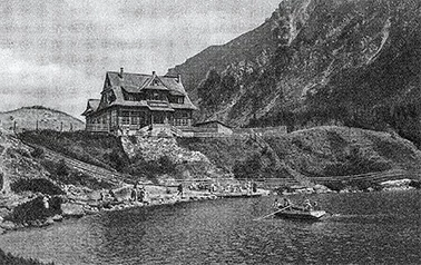 Łódź na Morskim Oku (fot. T. i S. Zwolińscy, archiwum Schroniska Morskie Oko) Łódź na Morskim Oku (fot. T. i S. Zwolińscy, archiwum Schroniska Morskie Oko)