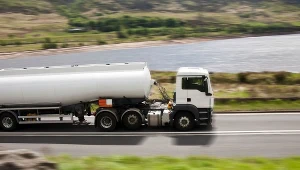 Tani spirytus z Ukrainy zalewa Polskę - alarmują rolnicy. Zdj. ilustracyjne