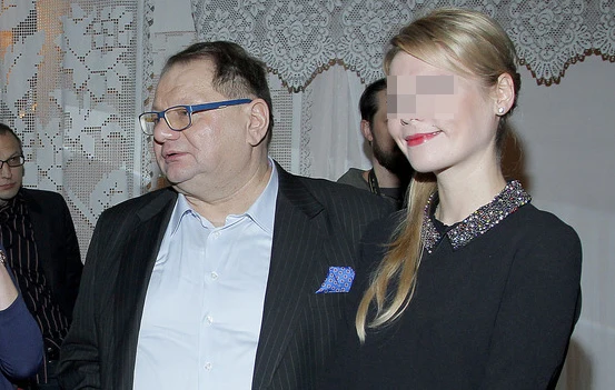 Ryszard Kalisz z Dominiką L. na promocji książki