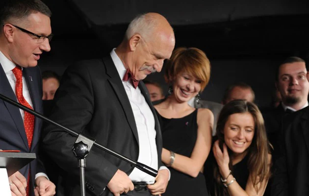 Janusz Korwin-Mikke podczas wieczoru wyborczego Janusz Korwin-Mikke podczas wieczoru wyborczego