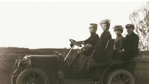 Zdjęcie pochodzi z albumu "Przedwojenne samochody i motocykle. Najpiękniejsze fotografie" (wydawnictwo RM)