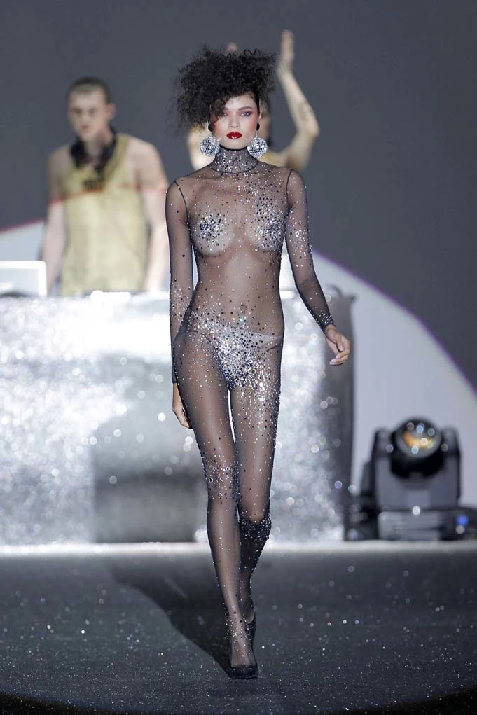Luksusowa bielizna od Andres Sarda to coś więcej niż majtki i biustonosze. Fantazyjna, seksowna nietuzinkowa. Każda stylizacja opowiada odrębną, owianą tajemnicą, historię Luksusowa bielizna od Andres Sarda to coś więcej niż majtki i biustonosze. Fantazyjna, seksowna nietuzinkowa. Każda stylizacja opowiada odrębną, owianą tajemnicą, historię