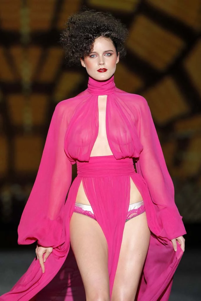 Luksusowa bielizna od Andres Sarda to coś więcej niż majtki i biustonosze. Fantazyjna, seksowna nietuzinkowa. Każda stylizacja opowiada odrębną, owianą tajemnicą, historię Luksusowa bielizna od Andres Sarda to coś więcej niż majtki i biustonosze. Fantazyjna, seksowna nietuzinkowa. Każda stylizacja opowiada odrębną, owianą tajemnicą, historię