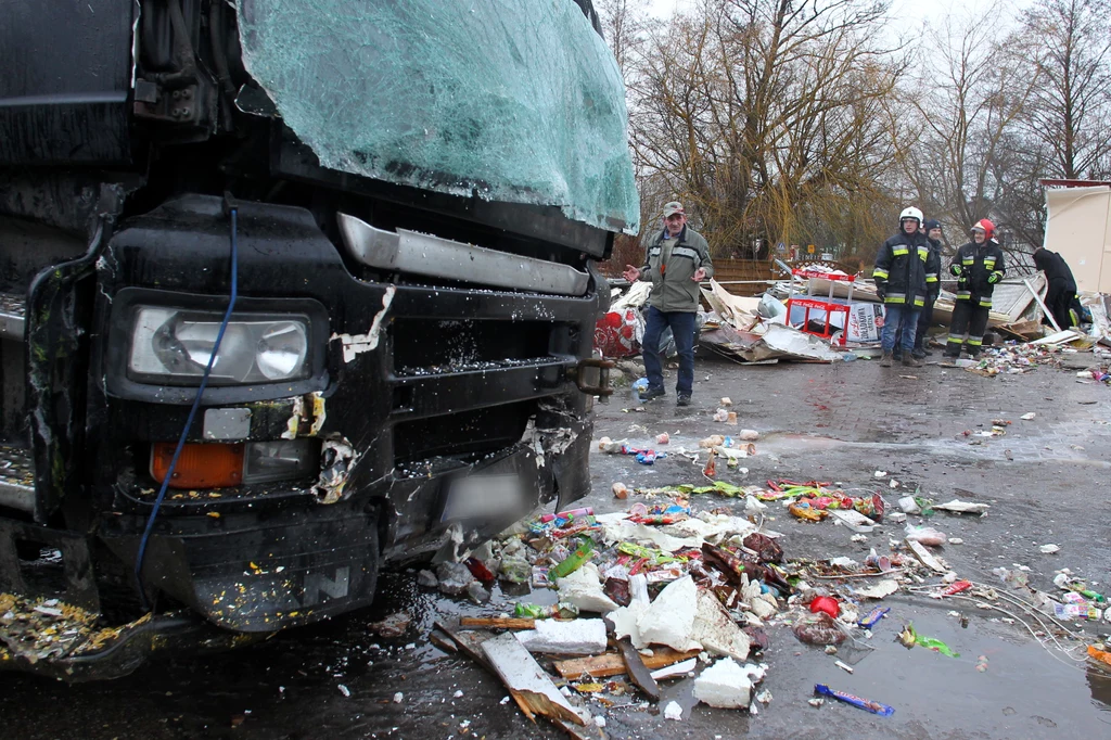 Zwiększenie bezpieczeństwa drogowego to żadna filozofia. Wystarczy budować autostrady, drogi ekspresowe i obwodnice