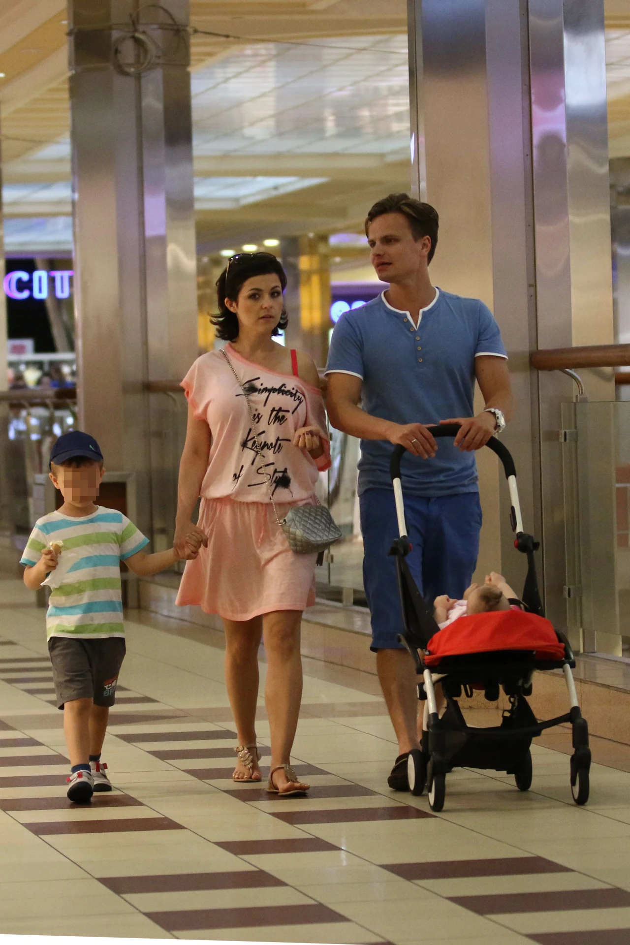 Kasia Cichopek i Marcin Hakiel z dziećmi: synem Adamem i córką Heleną