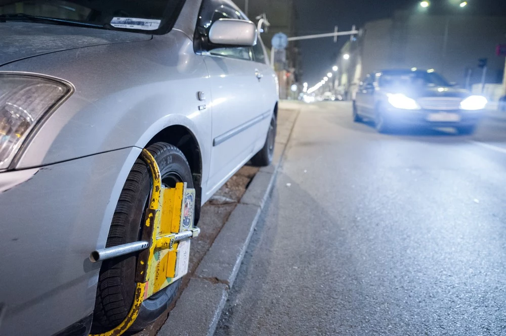 Zakładał prywatne blokady i trafił przed sąd