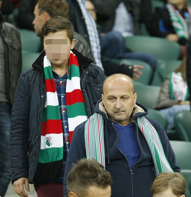 Kazimierz Marcinkiewicz z synem na meczu Legii