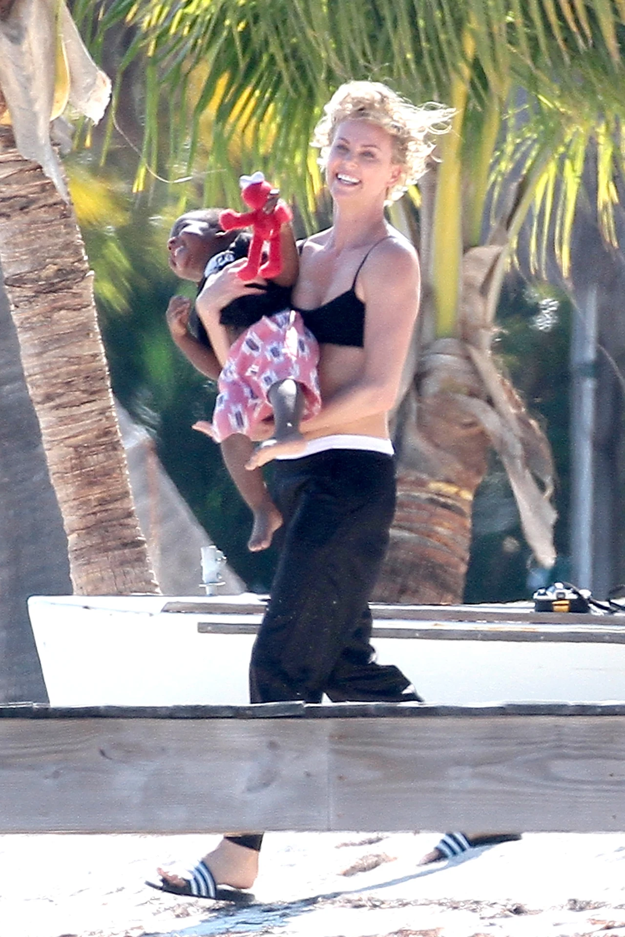 Charlize Theron z synkiem Charlize Theron z synkiem