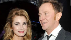 Joanna Brodzik, zajęta pracą w teatrze i na planie swojego nowego serialu, wierzy, że Paweł doskonale sprawdzi się w roli pełnoetatowego taty