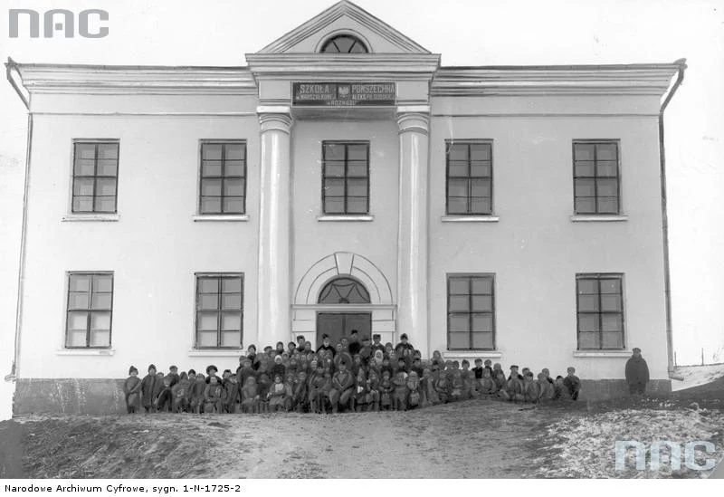 Rozważ - szkoła powszechna im. Aleksandry Piłsudskiej, 1931