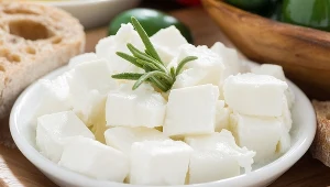 Grecja obawia się o produkcję fety. Wrześniowa powódź wyrządziła szkody w hodowców i producentów