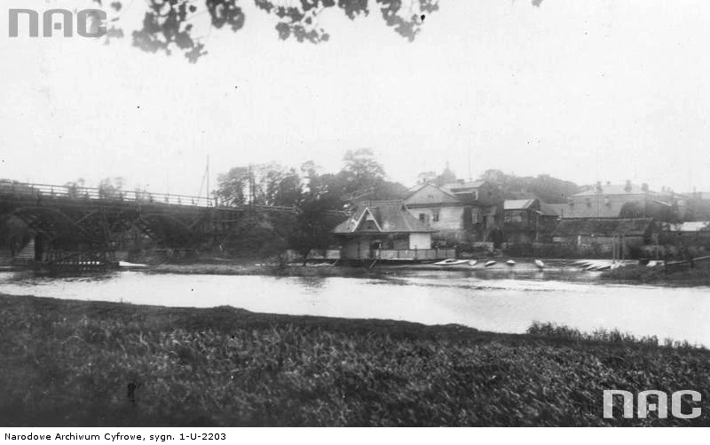 Kobryń - fragment miejscowości nad rzeką Muchacz przy moście kolejowym, 1933