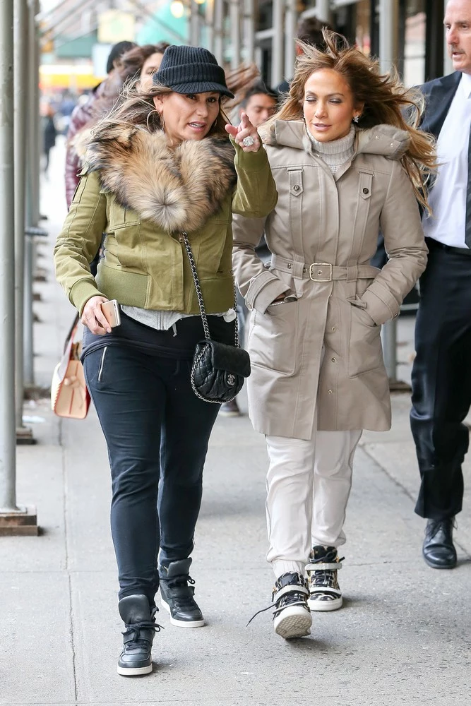 Jennifer Lopez z przyjaciółką Jennifer Lopez z przyjaciółką