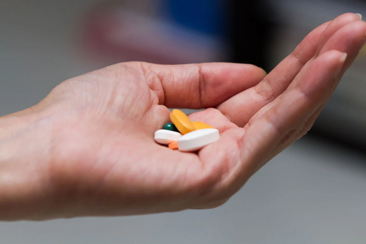 W przypadku przeziębienia leki zazwyczaj nie wpływają na to, że szybciej wyzdrowiejemy