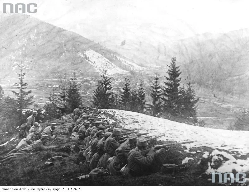 Walki II Brygady Legionów w Karpatach - żołnierze w okopach, 1914