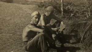 Partyzanci Pułku Strzelców Podhalańskich Armii Krajowej w Gorcach. Zdjęcie ze zbiorów Ireny Budarkiewicz