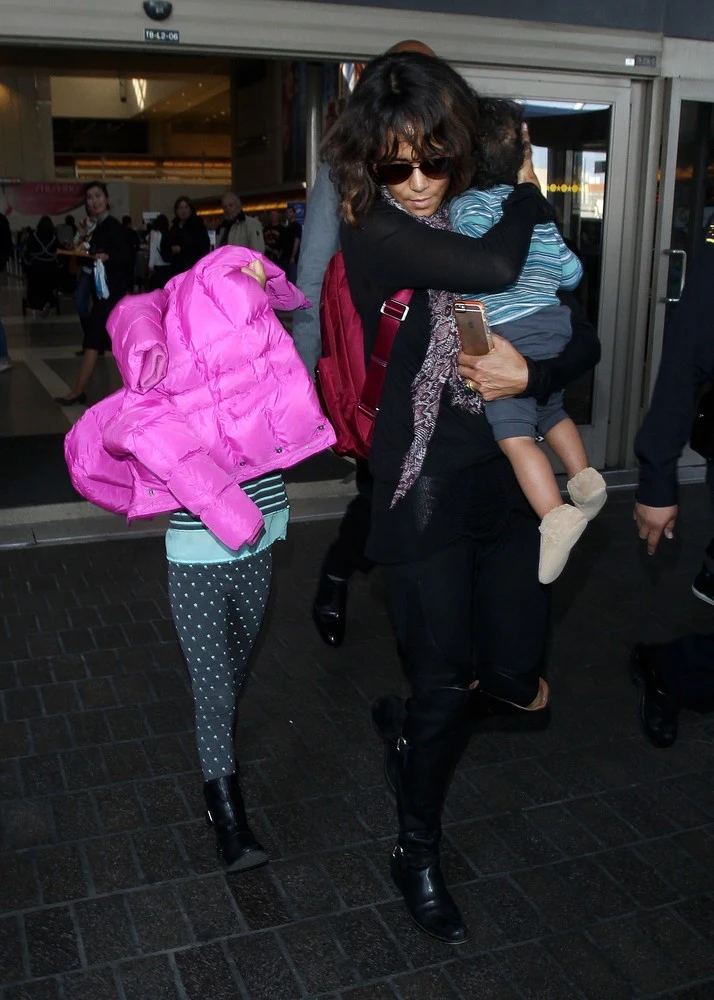 Halle Berry boi się o dzieci Halle Berry boi się o dzieci