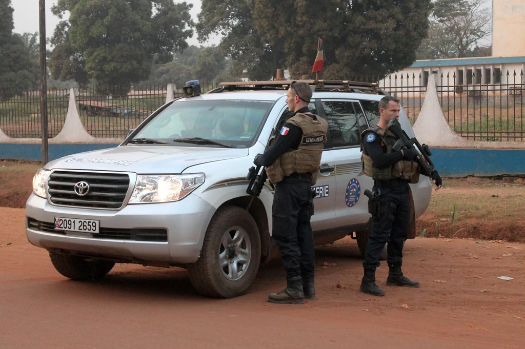 Francuscy żołnierze w Bangui, gdzie trwały negocjacje z porywaczami Francuscy żołnierze w Bangui, gdzie trwały negocjacje z porywaczami