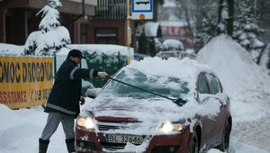 Uwaga. Nie zapomnij odśnieżyć dachu