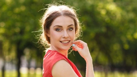 Niektóre imiona są nadawane niezmiernie rzadko. Jednym z nich jest Koryna, oznaczająca "dziewczę". Jakie są kobiety o tym imieniu?