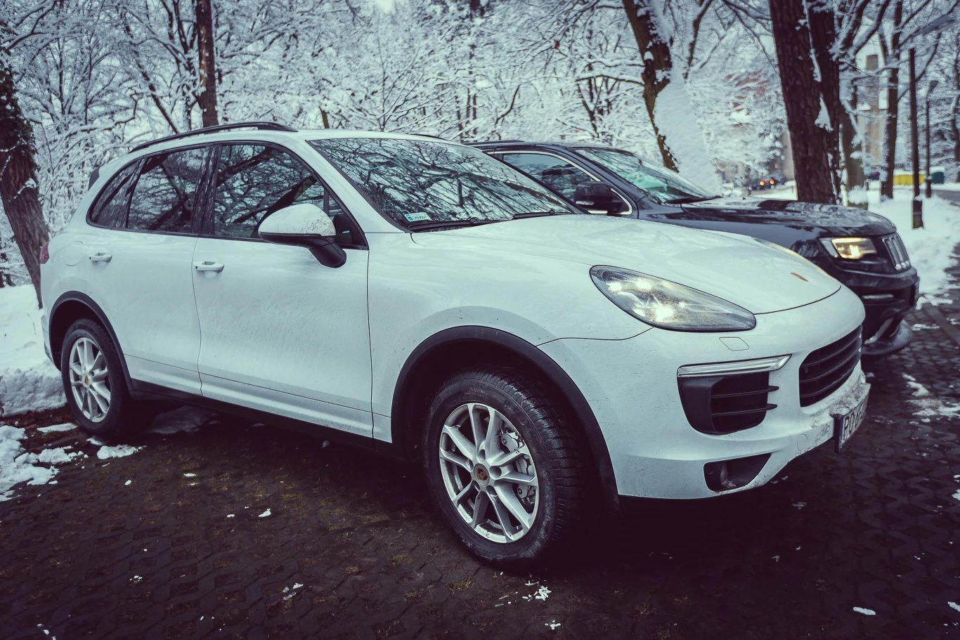 Jeep Grand Cherokee SRT czy Porsche Cayenne S? Jeep Grand Cherokee SRT czy Porsche Cayenne S?