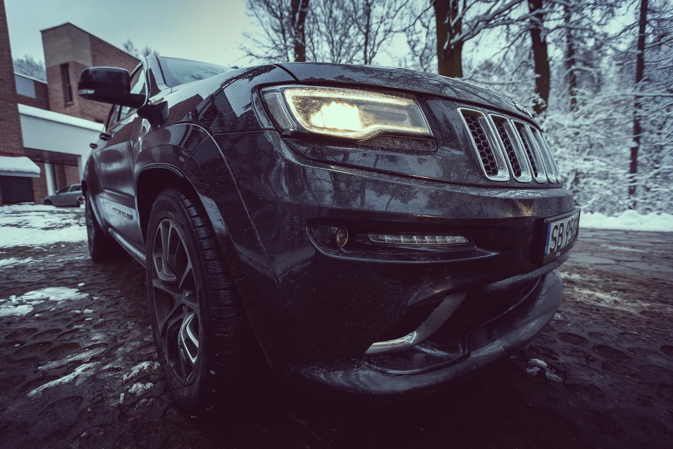 Jeep Grand Cherokee SRT czy Porsche Cayenne S? Jeep Grand Cherokee SRT czy Porsche Cayenne S?
